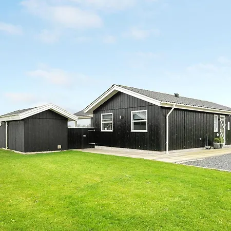 Three-bedroom Haderslev With A Fireplace 06 בית נופש